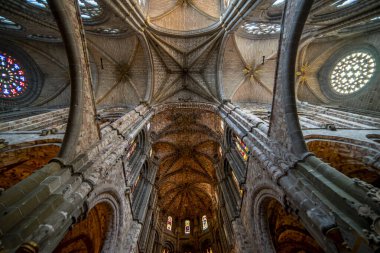 Avila 'nın Katedrali Kutsal Hafta İçin Dekore Edildi