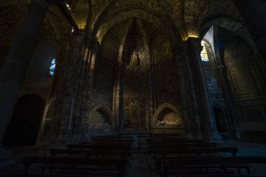Gotik ve Romanca Özellikli Avila Katedralinin İçi