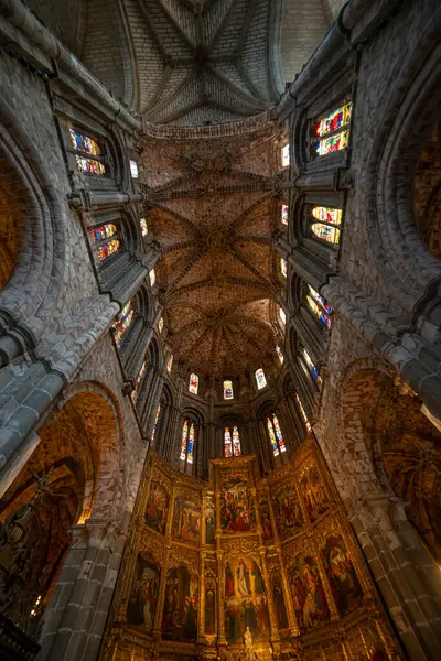 Avila 'nın Gotik Katedrali' nin Zengin Geçmişini Keşfedin