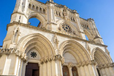 Cuenca 'nın dikkate değer Katedrali: İspanyol Mimari Güzelliği