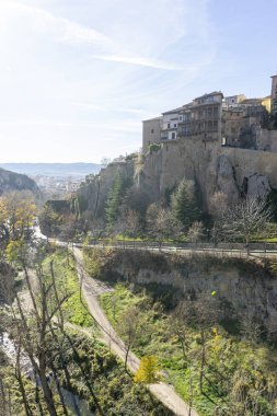 Cuenca 'nın İkonik Asılmış Evleri Dramatik Manzaralarla çevrili