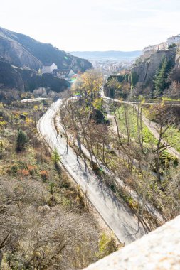 Cuenca 'nın Büyülü Şehir Manzarası Asma Evleri, İspanya