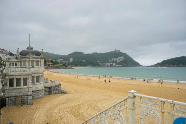 San Sebastian Plajı ve Bask Ülkesi Sahil Manzaraları