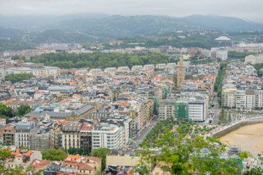 Bulutlu bir günde İspanya, San Sebastian 'ın Hava Görüntüsü