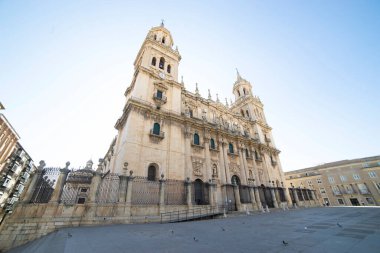 Ziyaretçiler, Endülüs 'ün Jaen kentindeki Santa Iglesia Katedrali ve Museo Katedralicio' nun çarpıcı mimarisine hayran kaldılar..