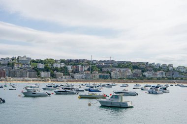 Bask Ülkesi 'nde San Sebastian Limanı Manzarası