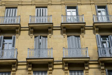 San Sebastian, İspanya 'nın Zarif Balkonları
