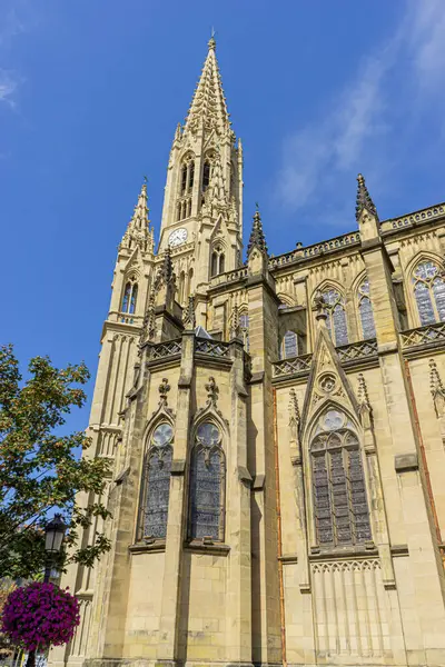İspanya 'nın Bask Bölgesi, San Sebastian şehrindeki Buen Pastor Katedrali.