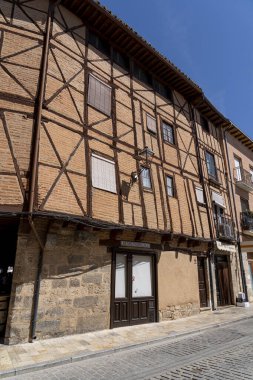 Zamora 'daki Toro' nun büyüleyici sokaklarını keşfeden bu mekan, ahşap kirişler ve tuğla duvarlarla iyi korunmuş geleneksel mimariye sahip..