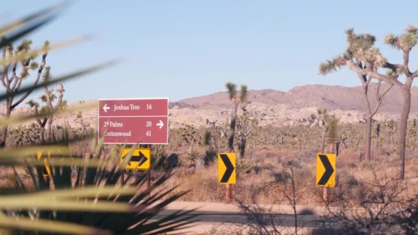 Carrefour Avec Des Flèches Direction Intersection Route Californie États Unis — Video