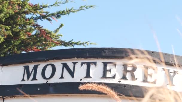 Monterey Assina Popa Barco Madeira Branca Haste Navio Náutico Pescador — Vídeo de Stock