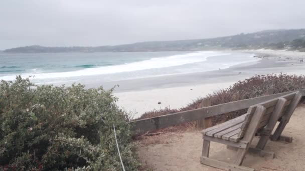 Banco Madera Vacío Descanso Sendero Pasarela Sendero Carmel Beach Monterey — Vídeo de stock