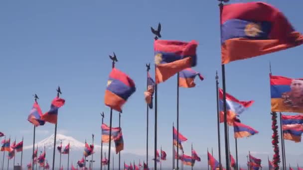 Ereván Armenia Mayo 2022 Banderas Primarias Militares Conflicto Nagorno Karabaj — Vídeos de Stock