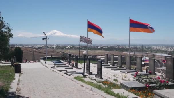 Jerevan Armenien Maj 2022 Militära Cementflaggor Nagorno Karabach Konflikten Azerbajdzjans — Stockvideo