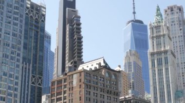 New York City Aşağı Manhattan, Downtown Finans Bölgesi mimarisi, Birleşik Devletler. Bir Dünya Ticaret Merkezi gökdeleni Woolworth binası, ABD. Amerikan şehir silueti. New York 'taki WTC Özgürlük Kulesi.