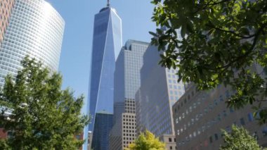 New York City Manhattan, Downtown Finans Bölgesi mimarisi, Birleşik Devletler. Bir Dünya Ticaret Merkezi gökdelen binası, ABD. Amerikan şehir sokağı. New York 'taki Özgürlük Kulesi. Batarya parkı. Brookfield