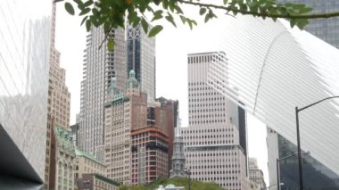 New York City Aşağı Manhattan, Downtown Finans Bölgesi mimarisi, Birleşik Devletler. Yüksek gökdelenler, konutlar ve ofis binaları, ABD. Amerikan şehir sokağı, emlak, New York 'ta emlak..