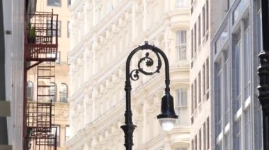 New York City Aşağı Manhattan, Downtown Finans Bölgesi mimarisi, Birleşik Devletler. Yüksek binalar ve ofis binaları, ABD. Amerikan şehir sokağı, emlak, New York 'ta emlak. Eski fener..