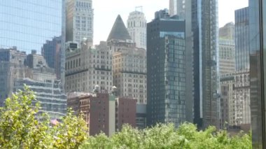 New York City Aşağı Manhattan, Downtown Finans Bölgesi mimarisi, Birleşik Devletler. Yüksek gökdelenler, konutlar ve ofis binaları, ABD. Amerikan şehir sokağı, emlak, New York 'ta emlak..