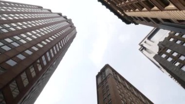 New York City Aşağı Manhattan, Downtown Finans Bölgesi mimarisi, Birleşik Devletler. Yüksek gökdelenler, konutlar ve ofis binaları, ABD. Amerikan şehir sokağı, emlak, New York 'ta emlak..