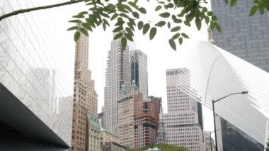 New York City Aşağı Manhattan, Downtown Finans Bölgesi mimarisi, Birleşik Devletler. Yüksek gökdelenler, konutlar ve ofis binaları, ABD. Amerikan şehir sokağı, emlak, New York 'ta emlak..