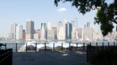 New York City Manhattan, Downtown Financial District Skyline şehir merkezi Brooklyn Heights gezinti güvertesi, Amerika Birleşik Devletleri. Kentsel mimari, FiDi Dünya Ticaret Merkezi ABD 'deki gökdelen..