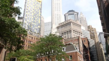 New York City Aşağı Manhattan, Downtown Finans Bölgesi mimarisi, Birleşik Devletler. Yüksek gökdelenler, konutlar ve ofis binaları, ABD. Amerikan Pearl Caddesi, gayrimenkul veya emlak.