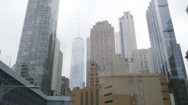 New York City Aşağı Manhattan, Downtown Finans Bölgesi mimarisi, Birleşik Devletler. Bir Dünya Ticaret Merkezi gökdelen binası, ABD. Amerikan şehir sokağı. New York 'taki WTC Özgürlük Kulesi. Pil tüneli