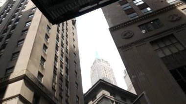 New York City Aşağı Manhattan, Downtown Finans Bölgesi mimarisi, Birleşik Devletler. Yüksek gökdelenler, konutlar ve ofis binaları, ABD. Amerikan şehir sokağı, emlak, New York 'ta emlak..