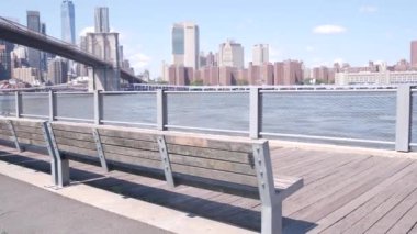 Brooklyn Köprüsü, New York City Manhattan şehir merkezi gökyüzü mimarisi, finans bölgesi deniz manzarası, Birleşik Devletler. Dünya Ticaret Merkezi gökdeleni. Dumbo nehir kıyısı, Doğu Nehri, ABD.