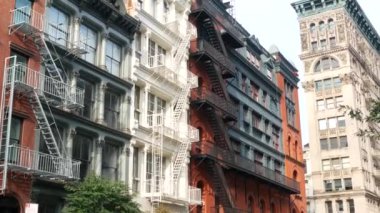 New York City Manhattan Soho moda bölgesi, Broome caddesi Broadway yakınlarında. ABD şehir binası cephesi, eski klasik Amerikan mimarisi NYC, ABD. İş ve konut mülkleri.