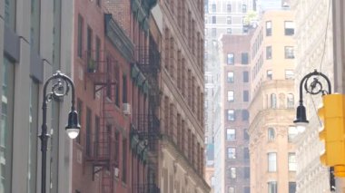New York City Aşağı Manhattan, Downtown Finans Bölgesi mimarisi, Birleşik Devletler. Yüksek binalar ve ofis binaları, ABD. Amerikan şehir sokağı, emlak, New York 'ta emlak. Eski fener..