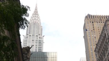 New York City Manhattan Midtown 42 sokak mimarisi. Chrysler binası, ikonik gökdelen, ABD. Amerikan şehir manzarası, ünlü NYC kulesi, Birleşik Devletler Grand Central Terminali. Düşük açı