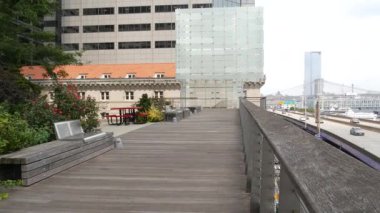 New York City rıhtım parkı, finans bölgesi, Manhattan şehir merkezi nehir kenarı yükseltilmiş akre, Water Caddesi. Doğu nehri boyunca otoban, FDR yolu. Brooklyn Köprüsü, Birleşik Devletler mimarisi