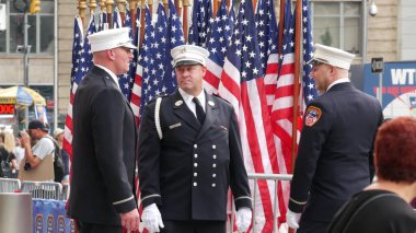 New York City, ABD - 11 Eylül 2023: İtfaiyeciler Vatanseverlik Günü 'nü kutladı. 911 anma etkinliği, FDNY anma yıldönümü. İtfaiye Merkezi, Manhattan 10 İtfaiye Merkezi.