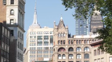 New York City Manhattan Midtown sokak mimarisi. Empire State binası, ABD 'de ikonik gökdelen. Amerikan şehir manzarası, ünlü NYC kulesi, Birleşik Devletler. Union Meydanı, Broadway