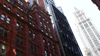 New York City Aşağı Manhattan, Downtown Finans Bölgesi mimarisi, Birleşik Devletler. Woolworth, Beekman Caddesi, ABD 'de gökdelen inşa ediyor. Amerikan şehir manzarası. Gotik Kule, New York. Kırmızı tuğla