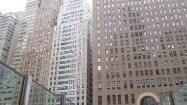 New York City Aşağı Manhattan, Downtown Finans Bölgesi mimarisi, Birleşik Devletler. Yüksek gökdelenler, konutlar ve ofis binaları, ABD. Amerikan şehir sokağı, emlak, New York 'ta emlak..