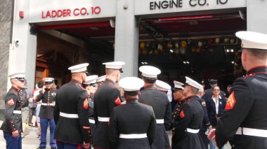 New York City, ABD - 11 Eylül 2023: İtfaiyeciler Vatanseverlik Günü 'nü kutladı. 911 anma etkinliği, FDNY anma yıldönümü. İtfaiye Merkezi, Manhattan 10 İtfaiye Merkezi.