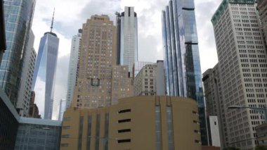 New York City Aşağı Manhattan, Downtown Finans Bölgesi mimarisi, Birleşik Devletler. Bir Dünya Ticaret Merkezi gökdelen binası, ABD. Amerikan şehir sokağı. New York 'taki WTC Özgürlük Kulesi. Pil tüneli