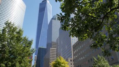 New York City Manhattan, Downtown Finans Bölgesi mimarisi, Birleşik Devletler. Bir Dünya Ticaret Merkezi gökdelen binası, ABD. Amerikan şehir sokağı. New York 'taki Özgürlük Kulesi. Batarya parkı. Brookfield