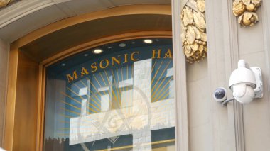 New York, Amerika Birleşik Devletleri - 6 Eylül 2023: Manhattan caddesinde Büyük Masonlar Locası binası cephesi. Masonlar 'ın ana mimarisi. NYC, ABD 'deki Masonluk organizasyonu. Masonik Salon dış görünümü.