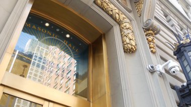 New York, Amerika Birleşik Devletleri - 6 Eylül 2023: Manhattan caddesinde Büyük Masonlar Locası binası cephesi. Masonlar 'ın ana mimarisi. NYC, ABD 'deki Masonluk organizasyonu. Masonik Salon dış görünümü.