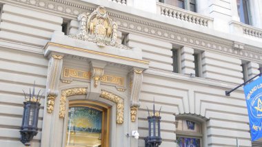 New York, Amerika Birleşik Devletleri - 6 Eylül 2023: Manhattan caddesinde Büyük Masonlar Locası binası cephesi. Masonlar 'ın ana mimarisi. NYC, ABD 'deki Masonluk organizasyonu. Masonik Salon dış görünümü.