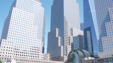 New York City Manhattan, Downtown Finans Bölgesi mimarisi, Birleşik Devletler. Bir Dünya Ticaret Merkezi gökdelen binası, ABD. Amerikan şehir sokağı. New York 'taki Özgürlük Kulesi. Batarya parkı. Brookfield