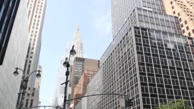 New York City Manhattan Midtown 42 sokak mimarisi. Chrysler binası, ABD 'de ikonik gökdelen. Amerikan şehir manzarası, ünlü New York Vanderbilt Kulesi, Birleşik Devletler. 2. Cadde köşesi.