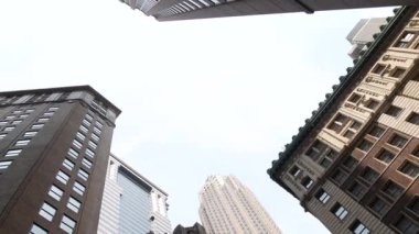 New York City Aşağı Manhattan, Downtown Finans Bölgesi mimarisi, Birleşik Devletler. Yüksek gökdelenler, konutlar ve ofis binaları, ABD. Amerikan şehir sokağı, emlak, New York 'ta emlak..