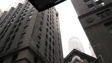 New York City Aşağı Manhattan, Downtown Finans Bölgesi mimarisi, Birleşik Devletler. Yüksek gökdelenler, konutlar ve ofis binaları, ABD. Amerikan şehir sokağı, emlak, New York 'ta emlak..