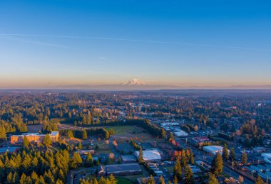 Mount Rainier at sunset from Lacey, Washington in December 2022