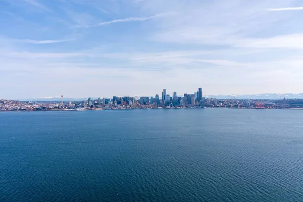 Seattle Washington Skyline Van Boven Elliot Bay Een Zonnige Dag — Stockfoto
